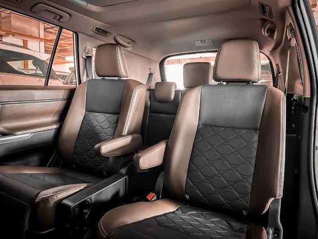 Nội thất khoang xe Toyota Innova Cross sạch sẽ tại Quy Nhơn